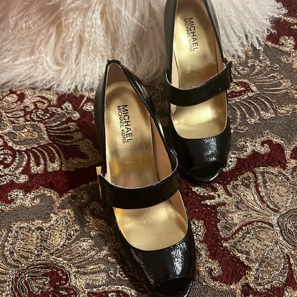 Michael Kors Black Patent Leather Block Heel Peep Toe Mary Jane . Size 7 - Picture 15 of 16
